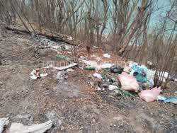 Kawasan Wisata Waijarang Dijadikan Tempat Buang Sampah Ilegal